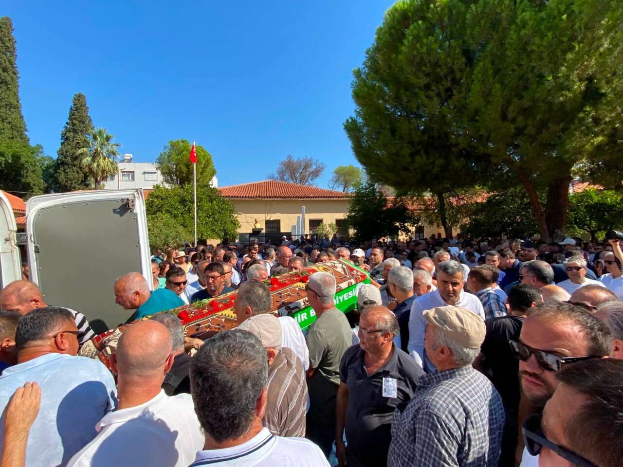 Ortaokul Müdürü  Erdal Ayaz Son Yolculuğuna Uğurlandı 2